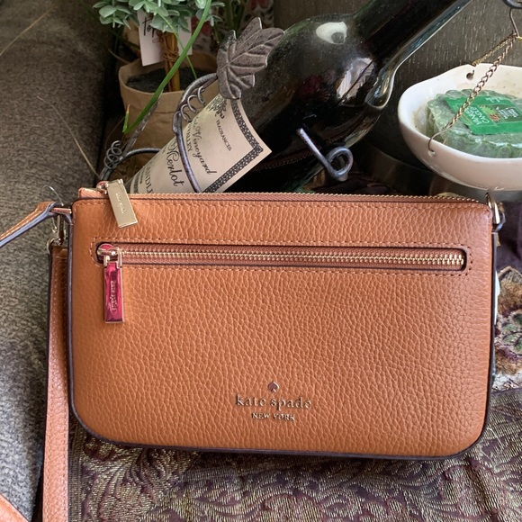 Authentic KATE SPADE Pebbled leather convertible top zip wristlet/clutch - Picture 9 of 13